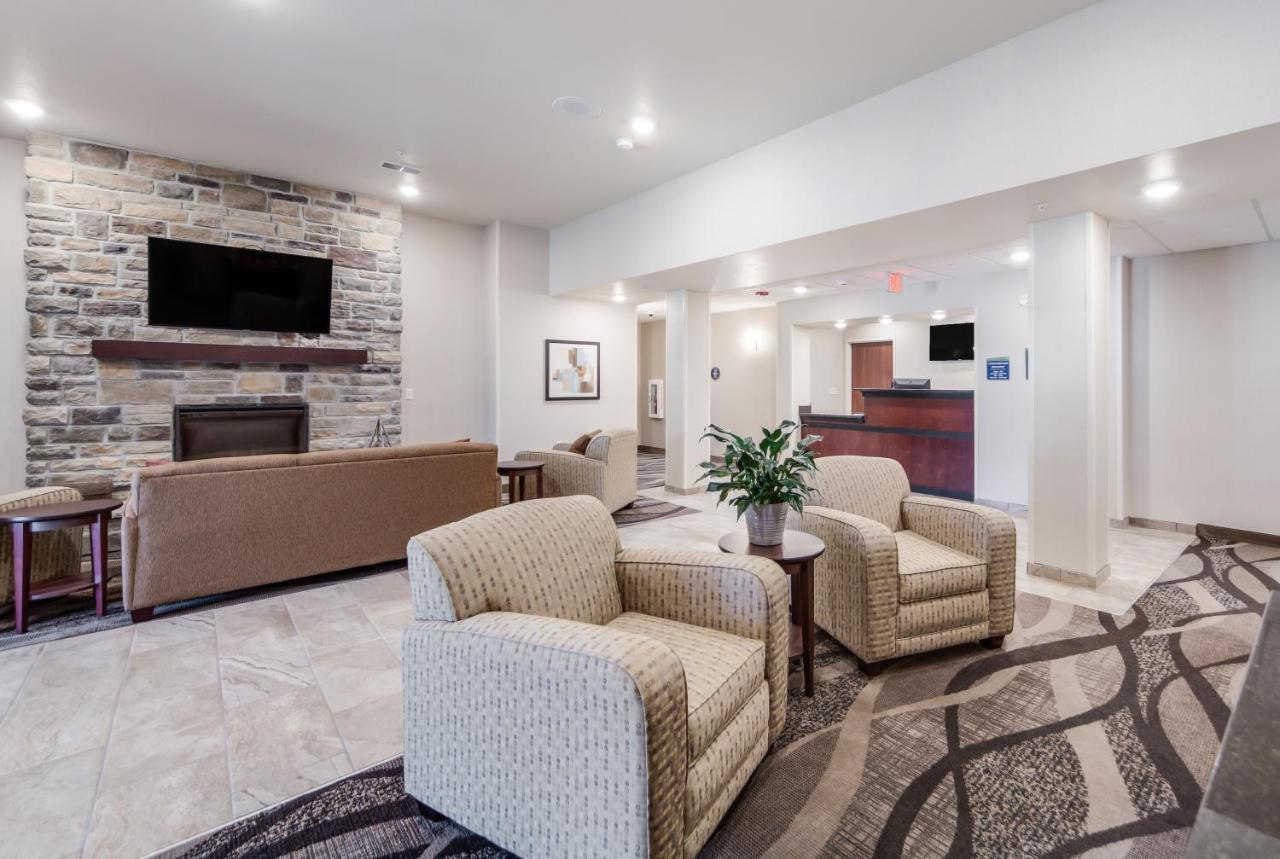 Cobblestone Inn & Suites-Fremont المظهر الخارجي الصورة