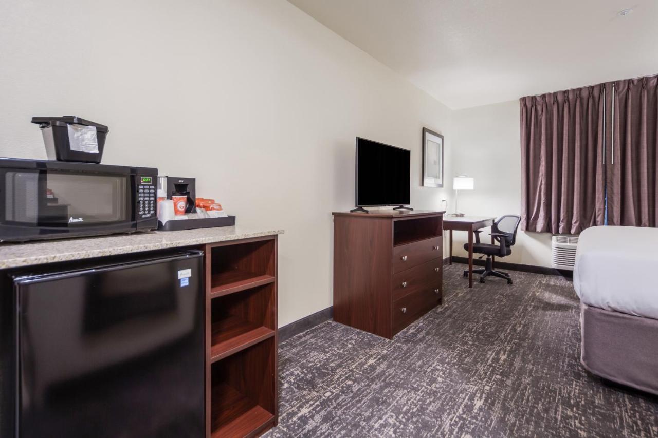Cobblestone Inn & Suites-Fremont المظهر الخارجي الصورة
