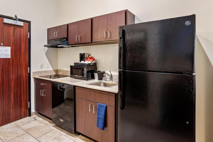 Cobblestone Inn & Suites-Fremont المظهر الخارجي الصورة